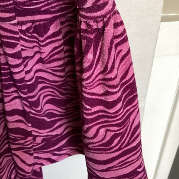 Elle Long Sleeve Sweater Ruffle Cuff Lightweight Size Women's Medium in Pink - Picture 3 of 5